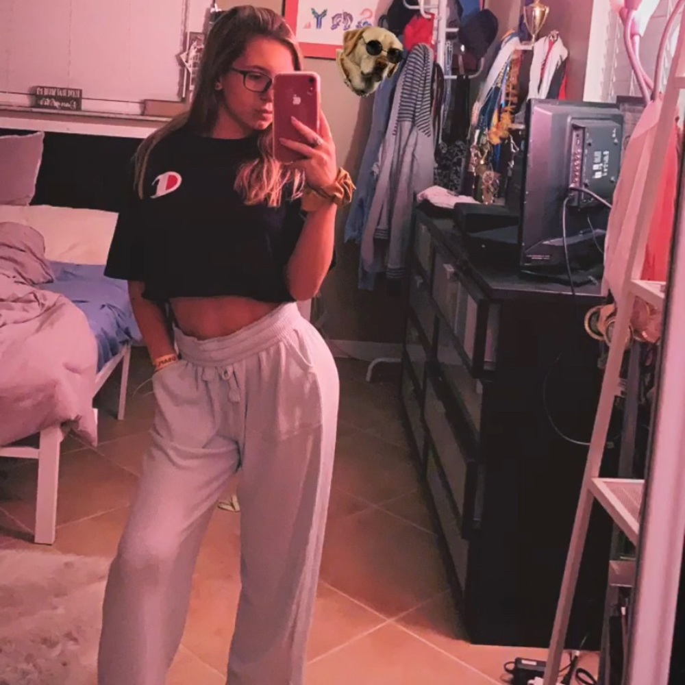 Gymshark pistachio relaxed joggers